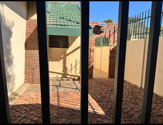 5 BEDROOM HOUSE FOR SALE IN ERASMIA